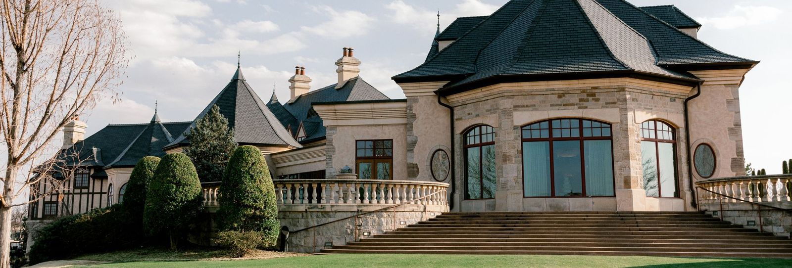 The clubhouse terrace and grounds